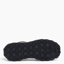Carica l'immagine nel visualizzatore di Gallery, Armani Exchange Sneakers in camoscio e mesh con logo all over