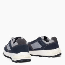 Carica l'immagine nel visualizzatore di Gallery, Armani Exchange Sneakers in camoscio e mesh con logo all over