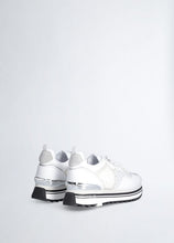 Carica l'immagine nel visualizzatore di Gallery, Liu Jo Sneakers platform bianche con strass FW COLLECTION