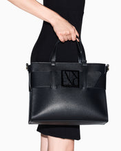 Carica l'immagine nel visualizzatore di Gallery, Armani Exchange Borsa shopping Susy con logo e tracolla rimovibile doppi manici e logo
