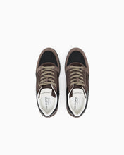 Carica l'immagine nel visualizzatore di Gallery, Emporio Armani Sneakers stringate in camoscio e mesh con dettagli in pelle