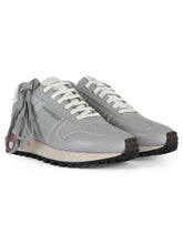 Carica l'immagine nel visualizzatore di Gallery, Emporio Armani  Sneakers in mesh grigie