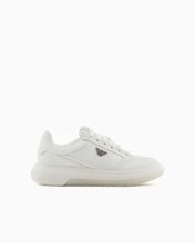 Carica l'immagine nel visualizzatore di Gallery, Emporio Armani  Sneakers in pelle saffiano bianche