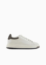 Carica l'immagine nel visualizzatore di Gallery, Emporio Armani sneakers in pelle con retro in gomma