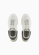 Carica l'immagine nel visualizzatore di Gallery, Emporio Armani sneakers in pelle con retro in gomma