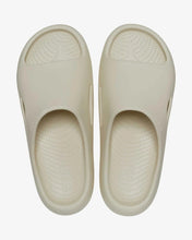 Carica l'immagine nel visualizzatore di Gallery, CROCS ciabatte uomo mellow slide beige