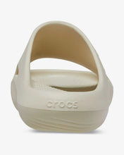 Carica l'immagine nel visualizzatore di Gallery, CROCS ciabatte uomo mellow slide beige