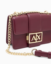 Carica l'immagine nel visualizzatore di Gallery, Armani Exchange Borsa bordeaux piccola a spalla con logo metal oro