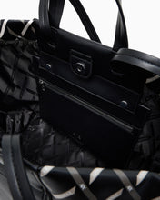 Carica l'immagine nel visualizzatore di Gallery, Armani Exchange Shopper grande logata tasca zip frontale nera/verde militare