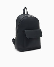 Carica l'immagine nel visualizzatore di Gallery, Armani Exchange zaino nero uomo effetto lucido con tasca frontale