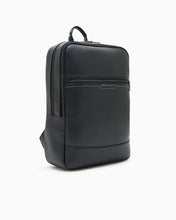 Carica l'immagine nel visualizzatore di Gallery, Armani Exchange zaino nero uomo squadrato con logo