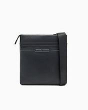 Carica l'immagine nel visualizzatore di Gallery, Armani Exchange tracolla uomo nera con tasca esterna