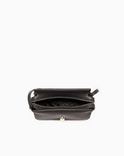 Carica l'immagine nel visualizzatore di Gallery, Armani Exchange Borsa a tracolla con patta e chiusura in metallo