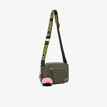 Carica l'immagine nel visualizzatore di Gallery, Sun68 borsa donna crossbody in neoprene verde militare
