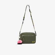 Carica l'immagine nel visualizzatore di Gallery, Sun68 borsa donna crossbody in neoprene verde militare