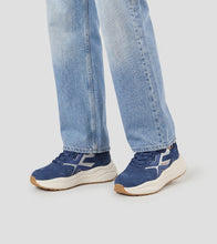 Carica l'immagine nel visualizzatore di Gallery, Alexander smith Horizon Donna in suede blu
