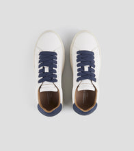 Carica l'immagine nel visualizzatore di Gallery, Alexander Smith Soho Sneakers Uomo in morbida pelle bianca con inserti blu
