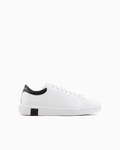 Carica l'immagine nel visualizzatore di Gallery, Armani Exchange sneakers bianche con retro nero