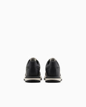 Carica l'immagine nel visualizzatore di Gallery, Emporio Armani Sneakers in pelle con dettagli termoformati nere