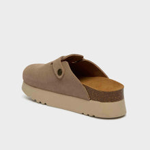 Carica l'immagine nel visualizzatore di Gallery, Scholl Zoccoli Dark Beige justine