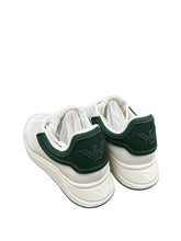 Carica l'immagine nel visualizzatore di Gallery, Emporio Armani Sneakers in pelle bianche con retro in gomma verde
