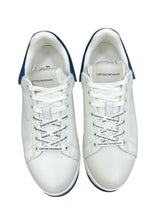 Carica l'immagine nel visualizzatore di Gallery, Emporio Armani Sneakers in pelle bianche con retro in gomma blu