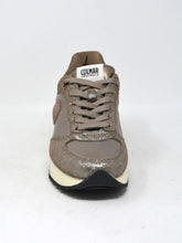 Carica l'immagine nel visualizzatore di Gallery, Colmar Sneakers donna TRAVIS PUNK tortora laminata