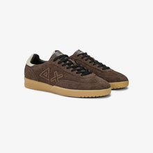 Carica l'immagine nel visualizzatore di Gallery, Sun68 Sneakers Uomo California Sun in suede marrone