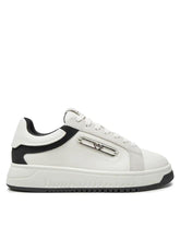 Carica l'immagine nel visualizzatore di Gallery, Emporio Armani Sneakers in pelle con placca aquila nere e bianche