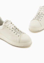 Carica l'immagine nel visualizzatore di Gallery, Sneakers in pelle con retro semitrasparente e suola zigrinata