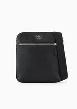 Carica l'immagine nel visualizzatore di Gallery, Emporio Armani Tracolla piatta in pelle saffiano placchetta aquila ASV