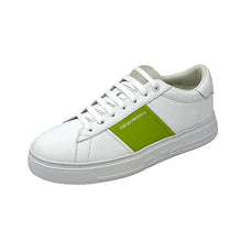 Carica l'immagine nel visualizzatore di Gallery, Emporio Armani Sneakers in pelle con dettagli in gomma