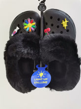 Carica l'immagine nel visualizzatore di Gallery, CROCS classic lined clog sabot con pelliccetta FW COLLECTION