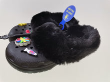 Carica l'immagine nel visualizzatore di Gallery, CROCS classic lined clog sabot con pelliccetta FW COLLECTION