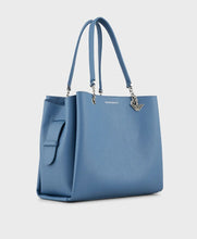Carica l'immagine nel visualizzatore di Gallery, Emporio Armani Shopper effetto palmellato con charm aquila