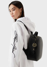 Carica l'immagine nel visualizzatore di Gallery, Emporio Armani Zaino finish palmellato con charm