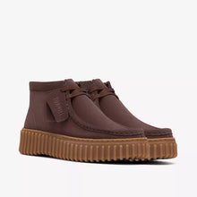 Carica l'immagine nel visualizzatore di Gallery, Clarks  Pelle scamosciata marrone scuro

