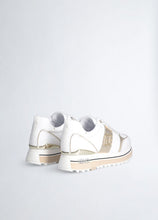 Carica l&#39;immagine nel visualizzatore di Gallery, Liu Jo Sneakers bianche platform in pelle
