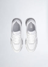 Carica l&#39;immagine nel visualizzatore di Gallery, Liu Jo Sneakers platform in suede e mesh SS Collection
