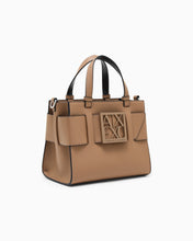 Carica l'immagine nel visualizzatore di Gallery, Armani Exchange Borsa shopping Susy con logo e tracolla rimovibile
