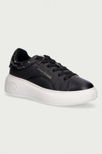Carica l'immagine nel visualizzatore di Gallery, Armani Exchange Sneakers stringate con logo e suola in gomma
