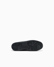 Carica l'immagine nel visualizzatore di Gallery, Emporio Armani Sneakers stringate in camoscio e mesh con dettagli in pelle
