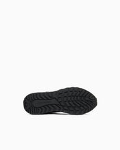 Carica l'immagine nel visualizzatore di Gallery, Emporio Armani Sneakers stringate in tessuto tecnico e camoscio

