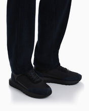 Carica l'immagine nel visualizzatore di Gallery, Emporio Armani Sneakers stringate in tessuto tecnico e camoscio
