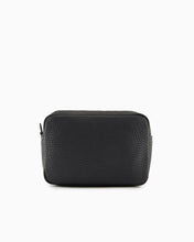 Carica l&#39;immagine nel visualizzatore di Gallery, Armani Exchange Pochette con laccio esterno bottalato
