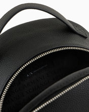 Carica l'immagine nel visualizzatore di Gallery, Armani Exchange zainetto nero donna martellato
