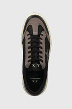 Carica l&#39;immagine nel visualizzatore di Gallery, Armani Exchange Uomo Sneakers con dettagli a contrasto e logo laterale
