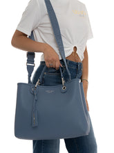 Carica l&#39;immagine nel visualizzatore di Gallery, Emporio Armani Shopper MyEA Bag media stampa cervo color denim
