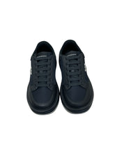 Carica l&#39;immagine nel visualizzatore di Gallery, Emporio Armani  Sneakers in pelle saffiano blu
