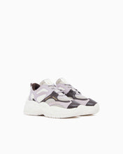 Carica l'immagine nel visualizzatore di Gallery, Armani Exchange Sneakers donna in mesh con inserti in microsuede e suola chunky
